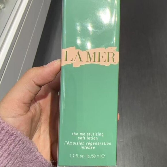 La Mer the moisturizing soft lotion 1.7 fl. oz. 50mL - Picture 1 of 1